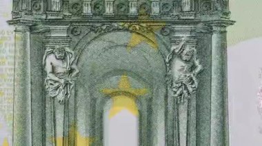 Avrupa kağıt parasının farklı değerlerdeki parçaları, duraksama hareketinde birbirlerini değiştirirler. Euro banknotlarının animasyonu değişiyor, çevrilebilir, yakın plan. Nakit para efekti, Fiat. Finans, yatırım