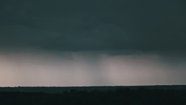 Relámpago Las Nubes Tormenta Nubes Pesadas Traen Múltiples Destellos Rayos — Vídeos de Stock