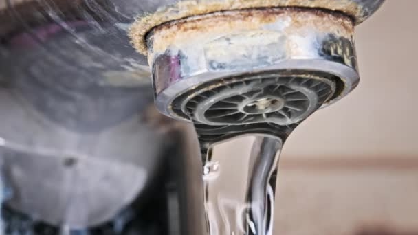 Water Flows Aerator Old Contaminated Tap Calcium Grime Sink Faucet — Video Stock