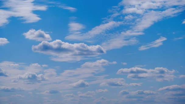 Las Nubes Blancas Mueven Disuelven Cielo Azul Timelapse Las Nubes — Vídeos de Stock