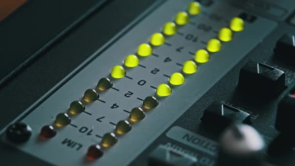 Led Indicator Sound Level Signal Mixing Console Close Shot Strip — Vídeo de Stock