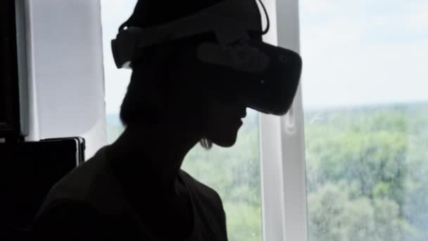 Young Woman Helmet Plays Game Home Emotional Female Using Virtual — Αρχείο Βίντεο