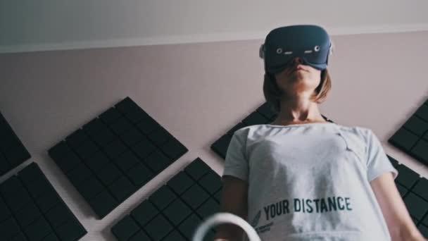 Young Woman Virtual Reality Headset Plays Game Home Emotional Female — Stok video