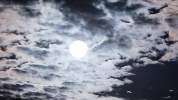 Full Moon Moves Night Sky Dark Clouds Timelapse Mystical Bright — Vídeos de Stock