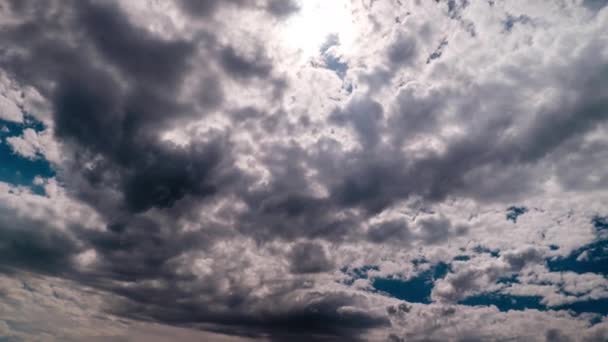 Timelapse Chmur Poruszających Się Niebieskim Niebie Cumulus Lekkie Chmury Zmieniają — Wideo stockowe