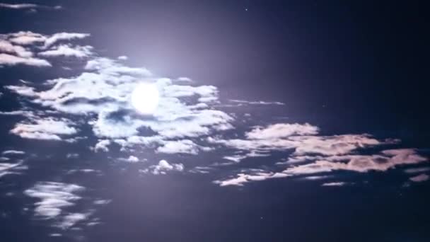 Full Moon Moves Night Sky Dark Clouds Timelapse Mystical Bright — Vídeos de Stock