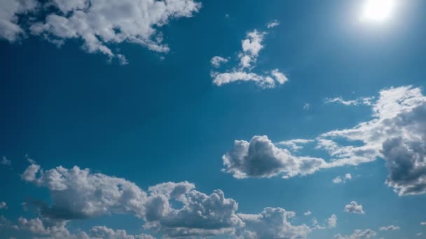 Clouds Moving Blue Sky Timelapse Puffy Fluffy White Clouds Time — Stockvideo