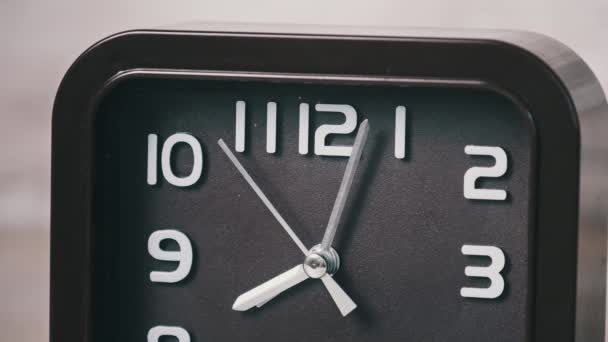 Pointer Clock Wooden Table Shows Time Oclock Arrow Brown Clock — Stock Video