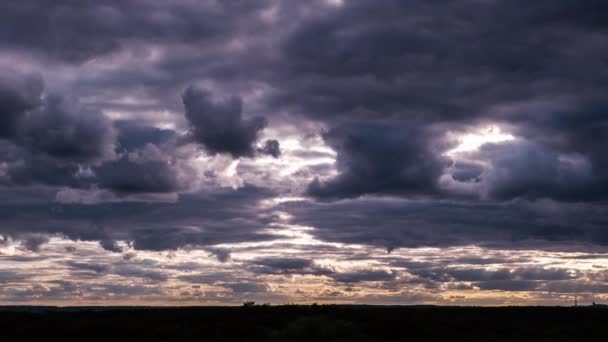 Timelapse Nubes Tormenta Dramáticas Que Mueven Cielo Sobre Horizonte Nubes — Vídeo de stock