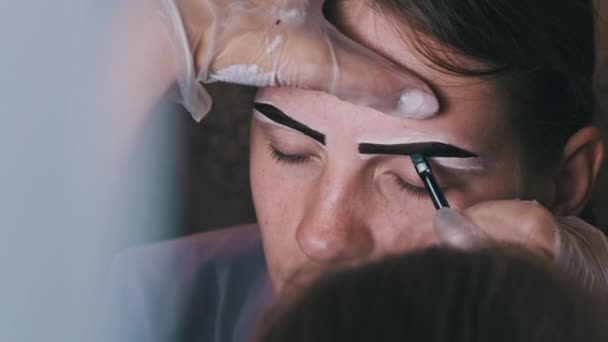 Building Shape Eyebrows Beauty Salon Eyebrow Master Dyes Them Young — Video