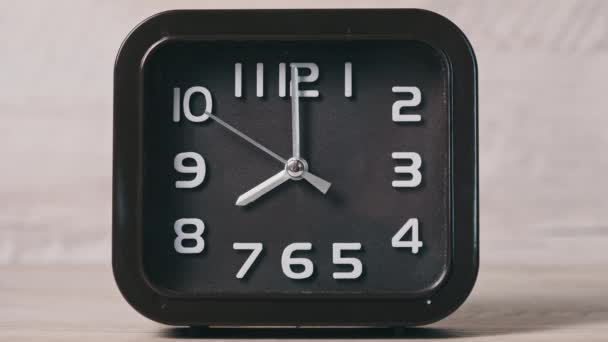 Pointer Clock Wooden Table Shows Time Oclock Arrow Brown Clock — Stock Video