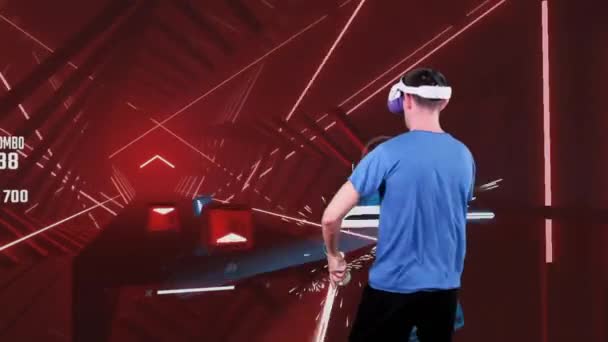 Der Mensch Einem Virtual Reality Headset Spielt Ein Action Videospiel — Stockvideo