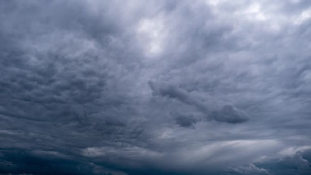 Timelapse Nubes Tormenta Dramáticas Moviéndose Cielo Las Nubes Cúmulos Oscuros — Vídeos de Stock