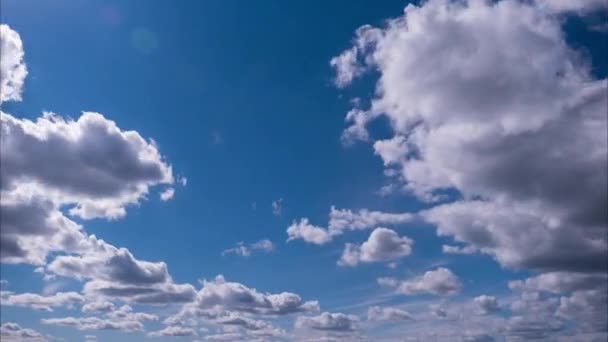 Timelapse Chmur Cumulus Poruszających Się Niebieskim Niebie Lato Pochmurna Przestrzeń — Wideo stockowe