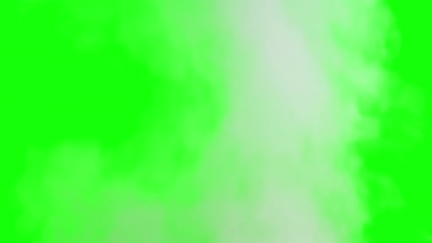 绿色屏幕上的烟雾或蒸气爆炸 现实的云彩在透明的背景下升起 用于合成和视频编辑 浓雾笼罩在4K之上 — 图库视频影像