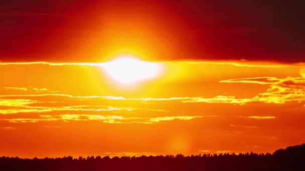 Dramatic Sunset Sun Rays Sky Orange Layered Clouds Timelapse Big — ストック動画