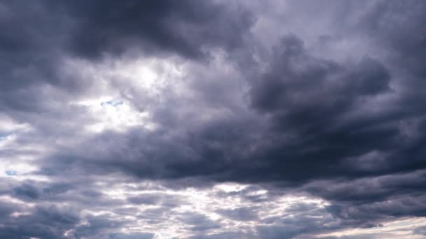 Mavi Gökyüzünde Güneşin Altında Hareket Eden Bulutlar Hızlandırılmış Zaman Bulut — Stok video