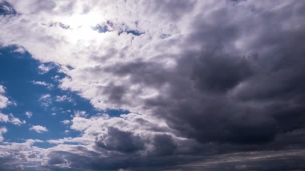 Timelapse Chmur Cumulus Poruszających Się Niebie Lato Pochmurna Przestrzeń Ciemnymi — Wideo stockowe