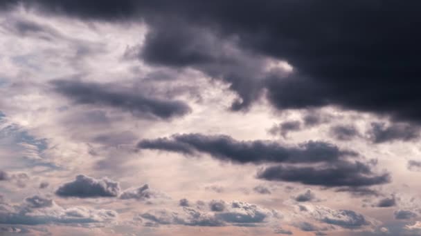 Cumulus Felhők Időapálya Mozog Égen Felhős Tér Sötét Világos Felhőkkel — Stock videók