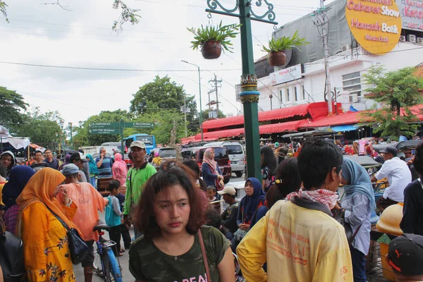 Yogyakarta Indonésie 2020 Malioboro Ulice Během Dne Která Zaneprázdněna Procházejícími — Stock fotografie