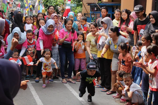 인도네시아 자카르타 2021 인도네시아 기념일 기념행사에 열정적으로 참여하는 — 스톡 사진