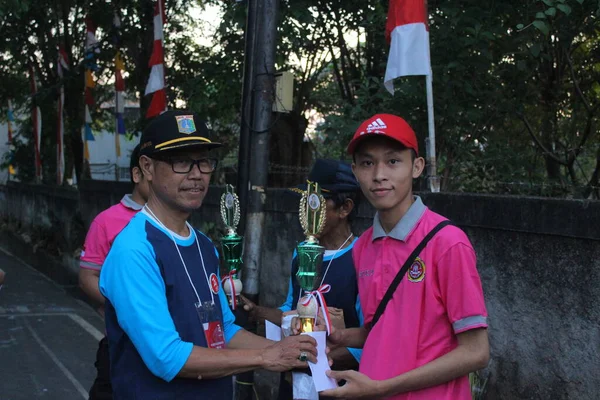 Dżakarta Indonezja 2019 Moment Wręczenia Zwycięzców Trofeów Najlepszych Grup Parad — Zdjęcie stockowe