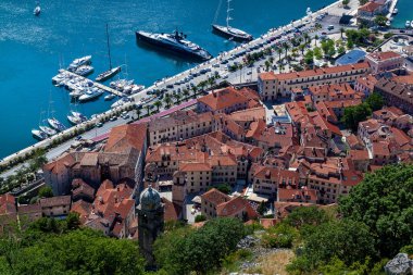 Kotor, Karadağ tarihi kentin havadan görünümü