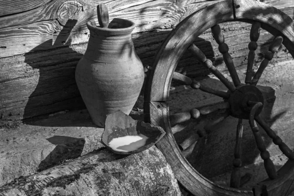 Rustic Still Life Old Items Jug Old Wheel Wooden Wall — 스톡 사진