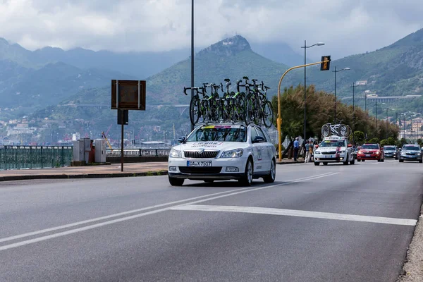 Italy Salerno May 2013 Cars Accompanying Different Teams Cyclists Giro — Stok fotoğraf