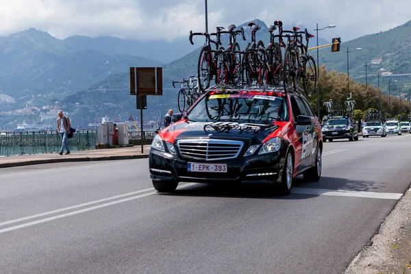 Italy Salerno May 2013 Cars Accompanying Different Teams Cyclists Giro — Photo