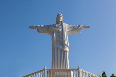 Truskavets, UKRAINE 17 Ağustos 2022: İsa 'nın heykeli Rio de Janeiro' daki benzer bir heykelin kopyasıdır.