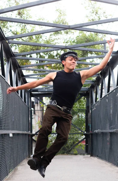 Joven Bailarín Haciendo Baile Calle —  Fotos de Stock