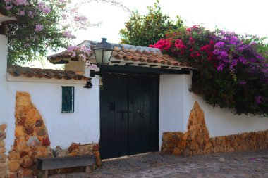 Entrada de villa Koloni dolandırıcılığı Flores