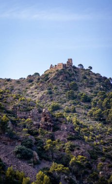 Valensiyalı cemaati İspanya 'nın Serra belediyesine bağlı ortaçağ şatosu. Sierra Calderona Parkı.