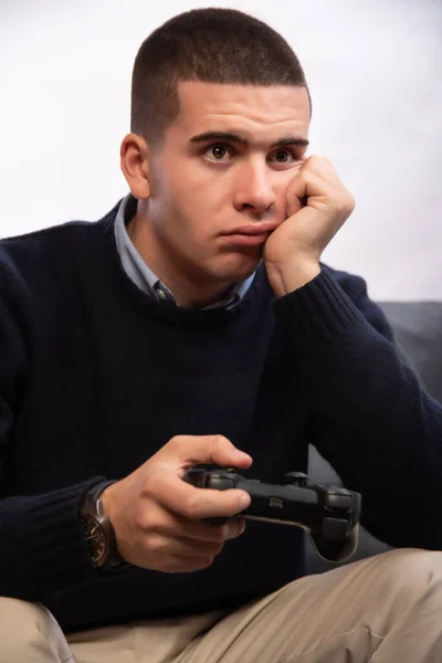 Junge Männer Spielen Ihrer Freizeit Videospiele — Stockfoto