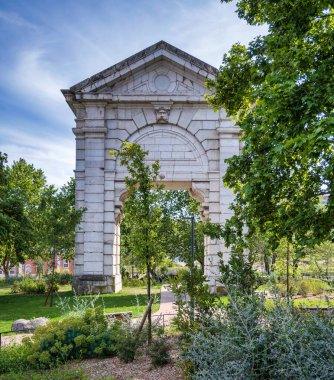 Portekiz Lizbon şehir merkezindeki Espanha Meydanı 'nda Sao Bento Kemeri