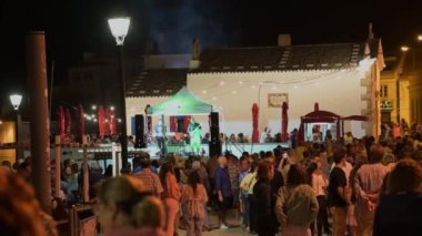 Mafra, Portekiz. 16 Temmuz 2022. Portekiz 'in Ericeira köyünde yaz partileri.