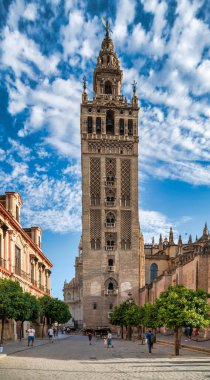 Sevilla, İspanya. 27 Ağustos 2022 İspanya 'nın merkezindeki Sevilla manzarası