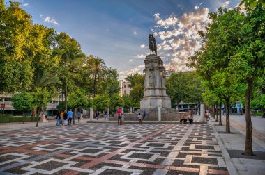 Sevilla, İspanya. 27 Ağustos 2022 İspanya 'nın merkezindeki Sevilla manzarası