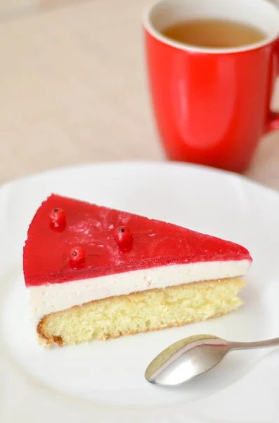 Piece Red Raspberry White Plate Berries Cup Coffee — Stock Photo, Image