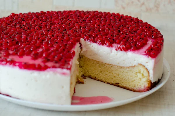 Delicious Cake Berries White Plate — Stock Photo, Image