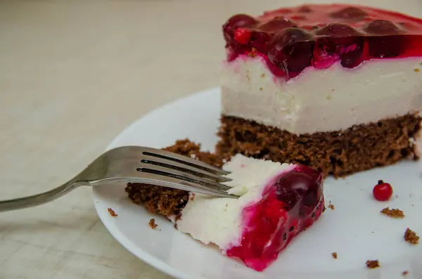 Piece Cake Cherry Strawberry White Plate — Stock Photo, Image