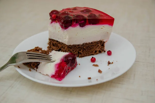 Piece Chocolate Cake Red Velvet Plate — ストック写真