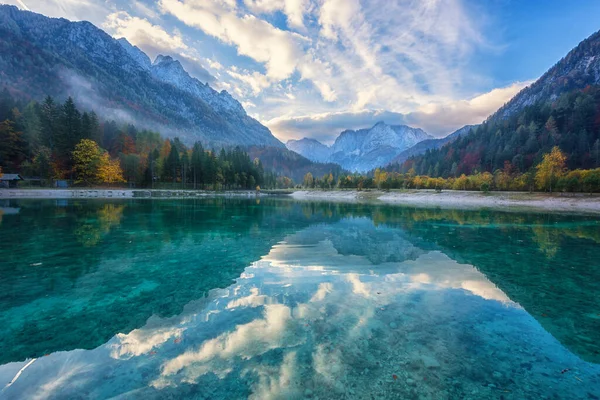 Lago Jasna Parque Nacional Triglav Com Água Cristalina Picos Montanha — Fotografia de Stock