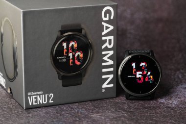 01.04.2022 Kyiv, Ukrayna: Garmin Venu 2 siyah sürümü