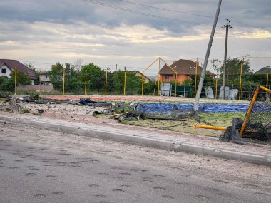 Rus ordusunun saldırısından sonra Kyiv bölgesinde yıkılan binalar. Ukrayna 'da savaş. Kyiv bölgesi, Ukrayna, Mayıs 2022