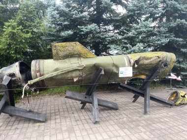 Kyiv bölgesi, UKRAINE 07.20.2022 Vyshgorod bölgesi: Rus işgal birliklerinin askeri teçhizatı.