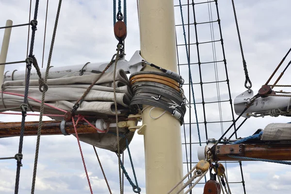 Rigging operation Stock Photos, Royalty Free Rigging operation Images ...