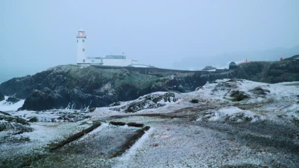 Inverno Tempestade Neve Farol Cabeça Fanad Costa Condado Donegal Irlanda — Vídeo de Stock