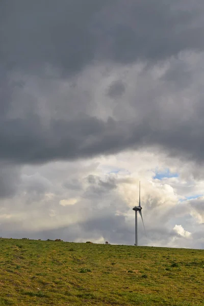 Wind Energy Tubin Top Hill Large Cloudy Sky Copy Space — Stock Photo, Image